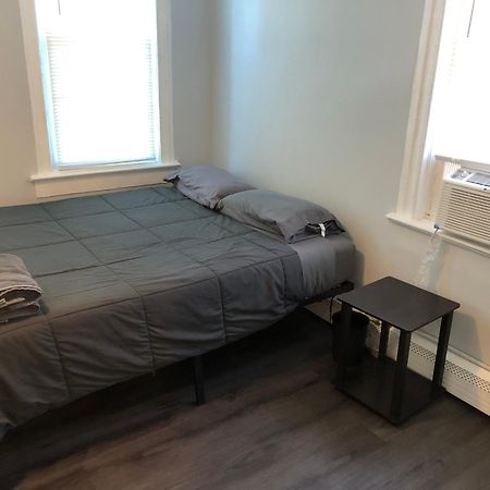Private 2-Bedroom With Free Parking And Direct Bus To Nyc Manhattan Only 2 Blocks Away Linden Extérieur photo